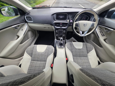 2018 Volvo V40