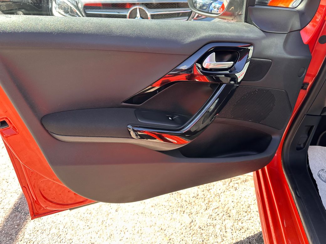 2015 Peugeot 208