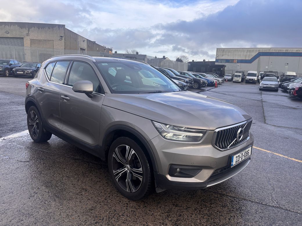 2022 Volvo XC40