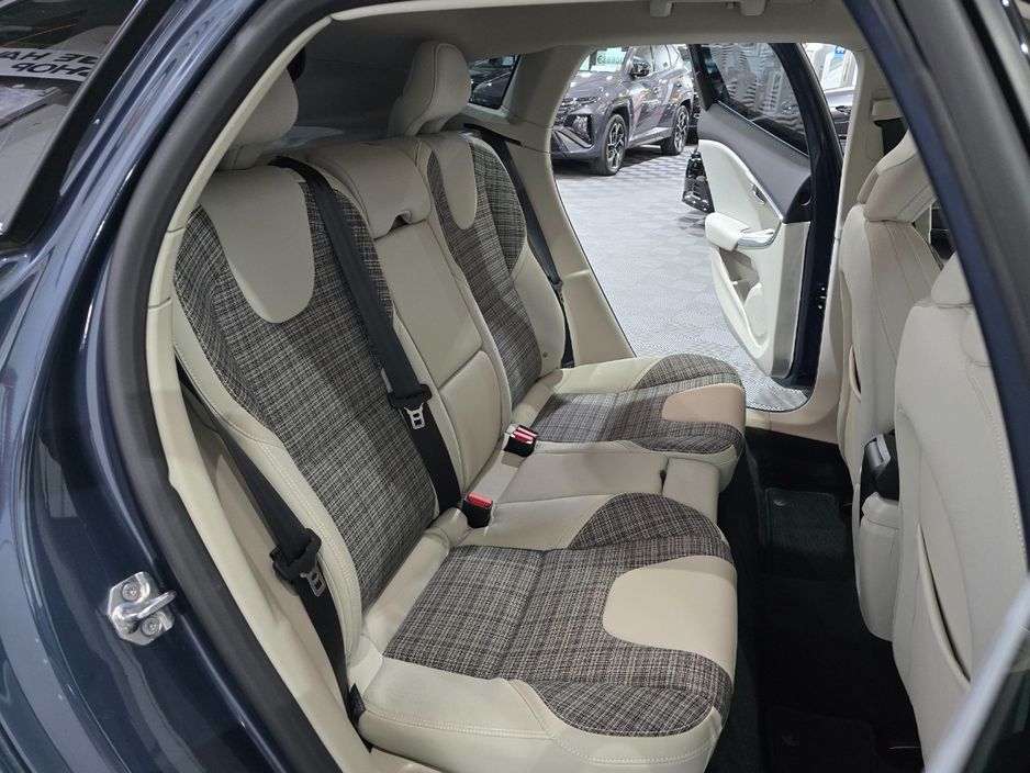 2018 Volvo V40