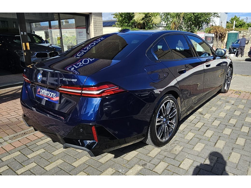 2024 BMW i5