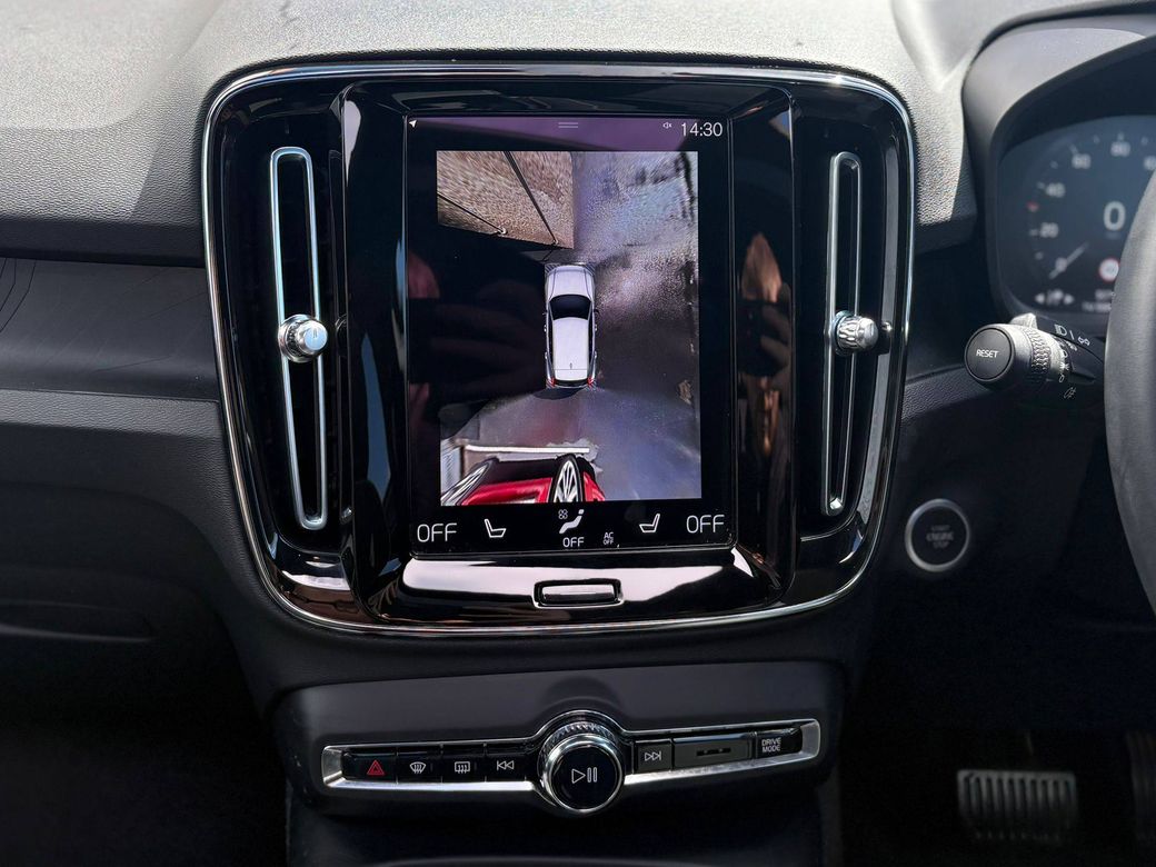 2023 Volvo XC40