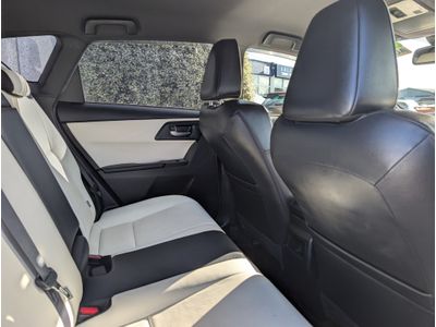2016 Toyota Auris