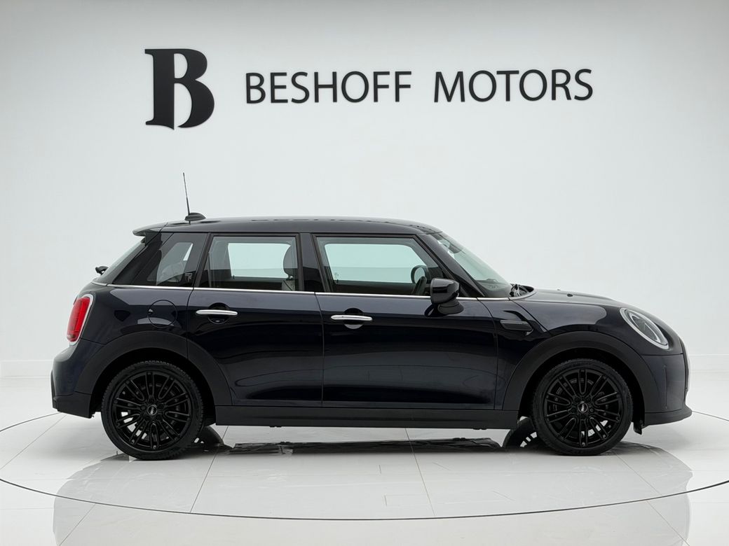2022 Mini Hatch