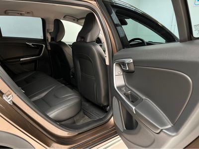 2016 Volvo V60 Cross Country