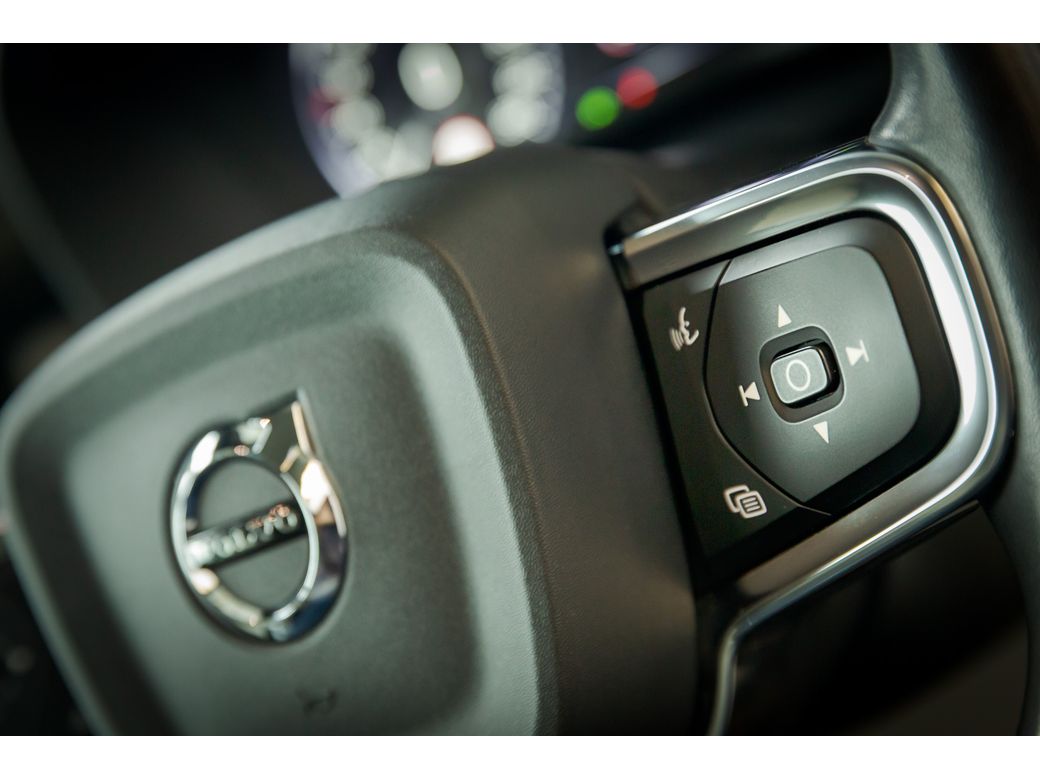 2022 Volvo XC40