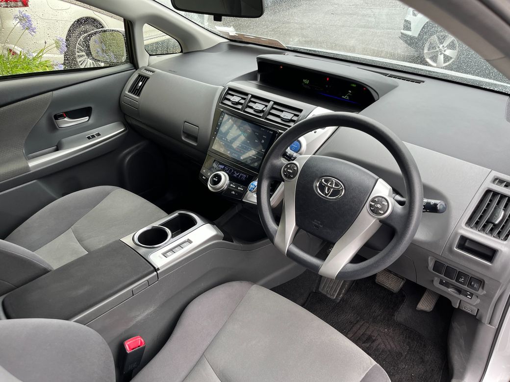 2014 Toyota Prius Alpha