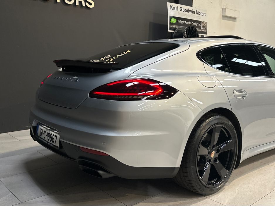 2016 Porsche Panamera