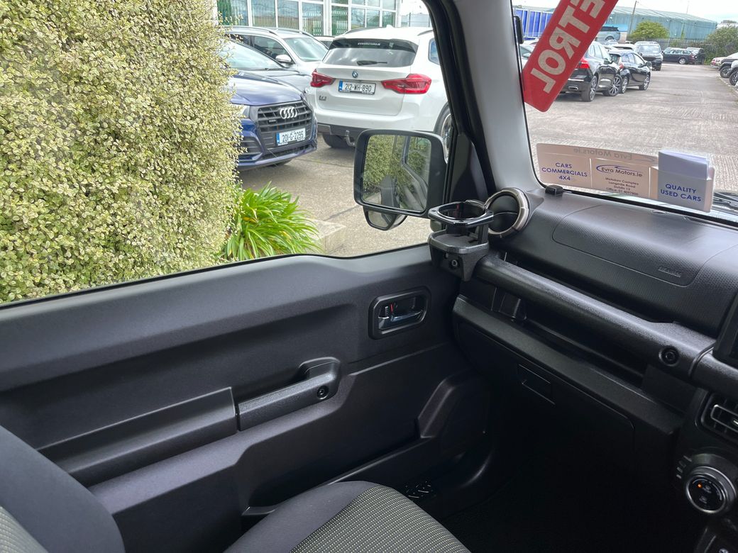 2025 Suzuki Jimny
