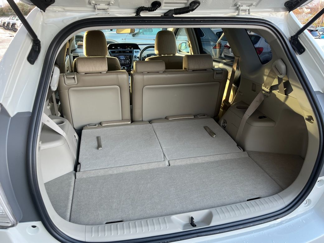 2018 Toyota Prius Alpha