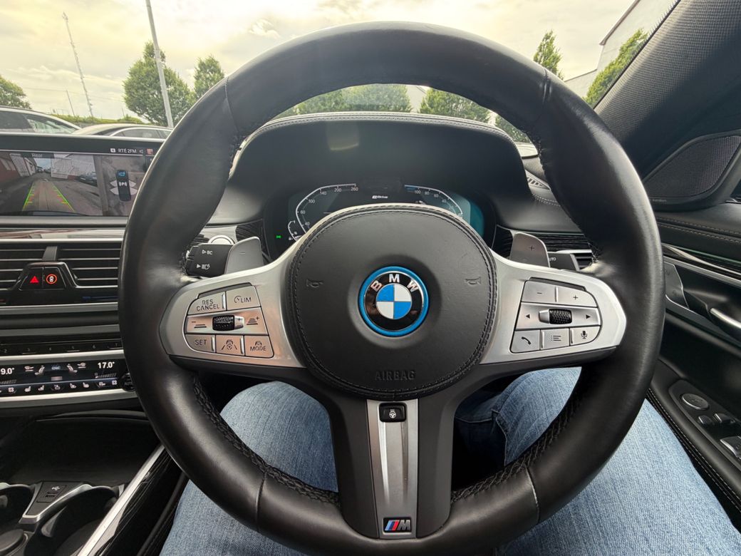 2022 BMW 745