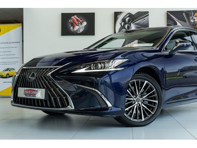 2023 Lexus ES 300h