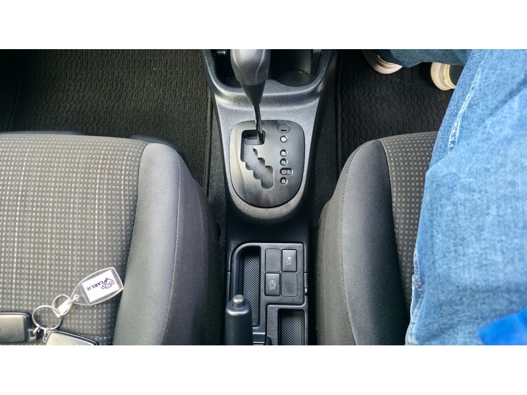 2015 Toyota Vitz