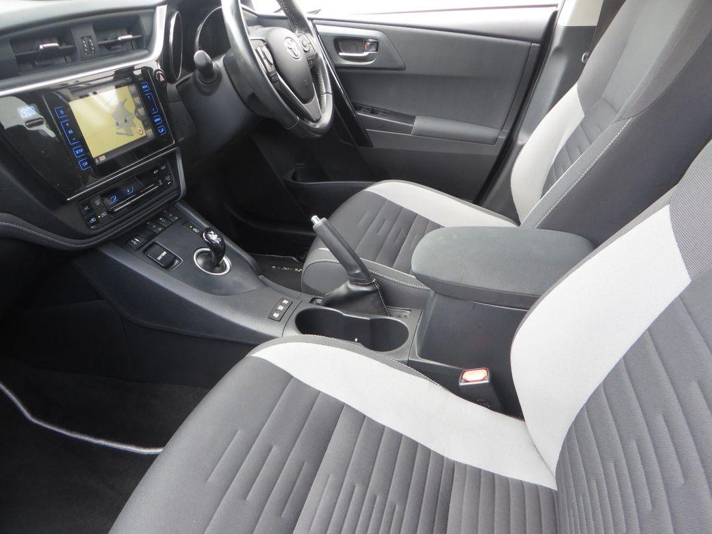 2017 Toyota Auris