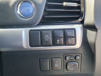 2017 Toyota Estima