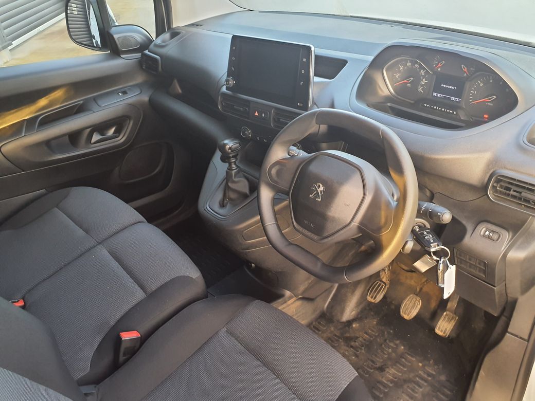 2022 Peugeot Partner
