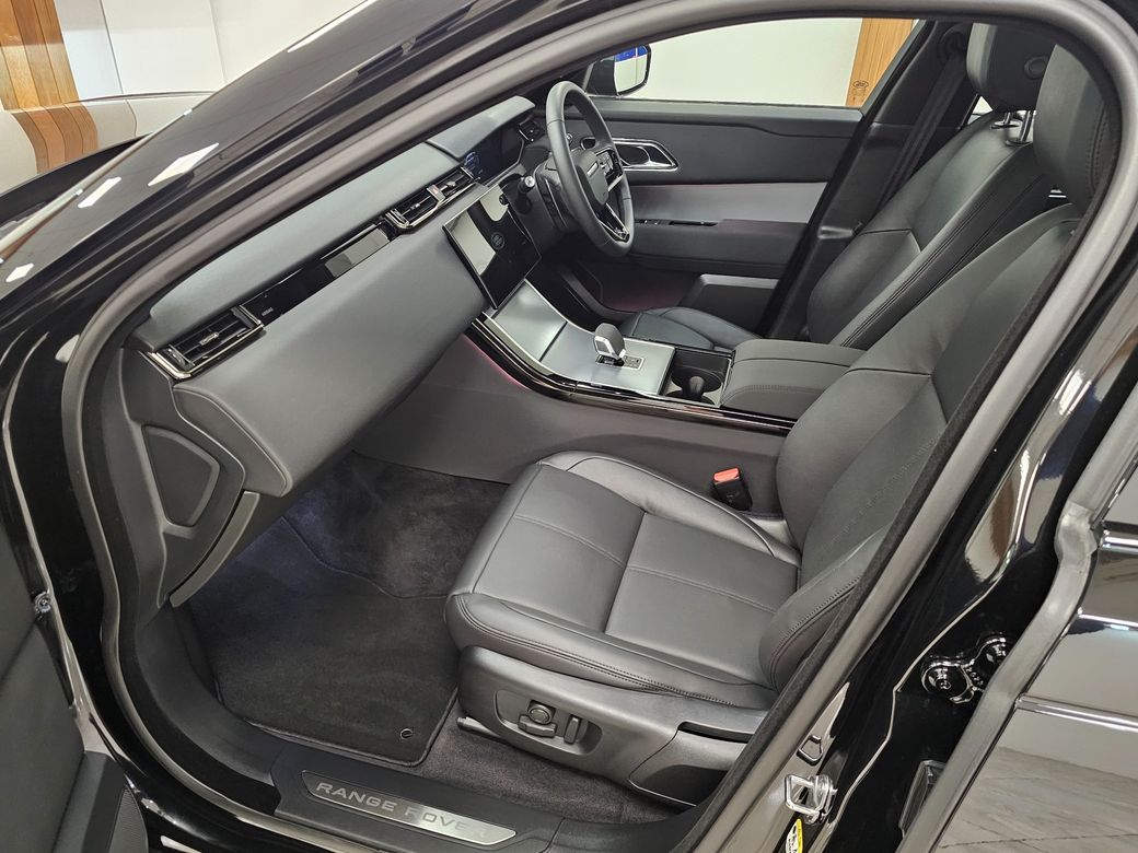 2025 Land Rover Range Rover Velar