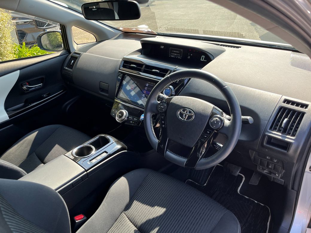 2019 Toyota Prius Alpha