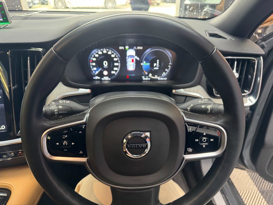 2020 Volvo V60