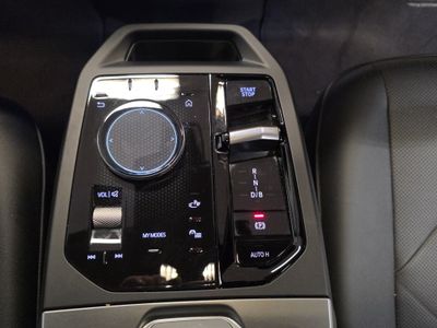 2025 BMW iX