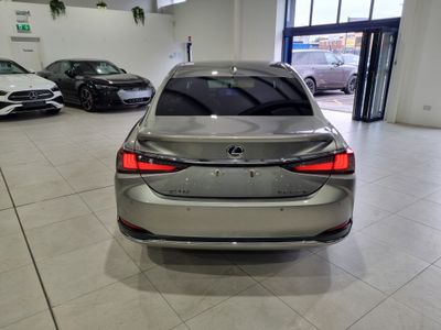 2023 Lexus ES 300h