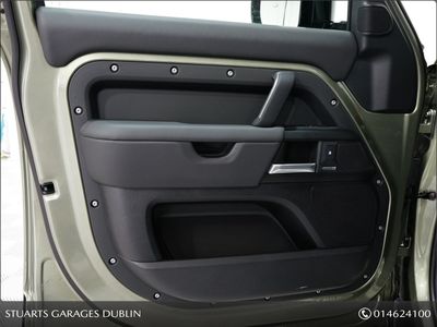 2025 Land Rover Defender