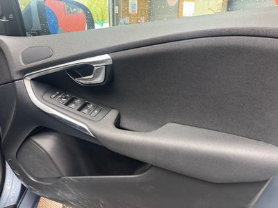 2018 Volvo V40
