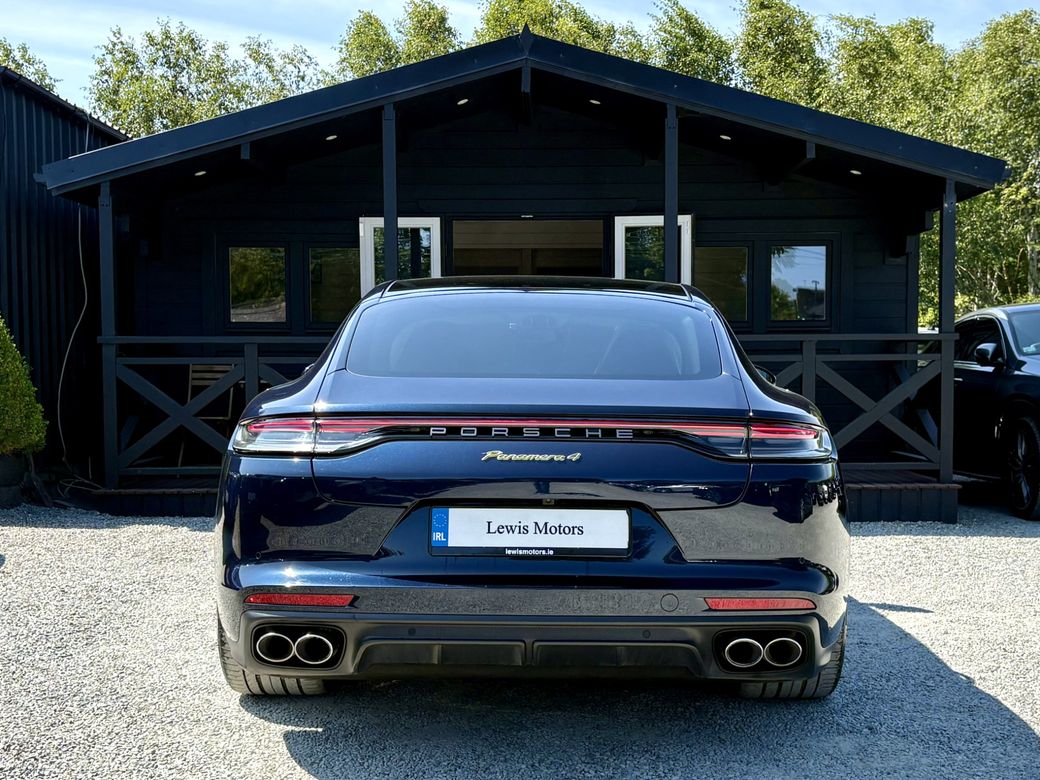 2022 Porsche Panamera