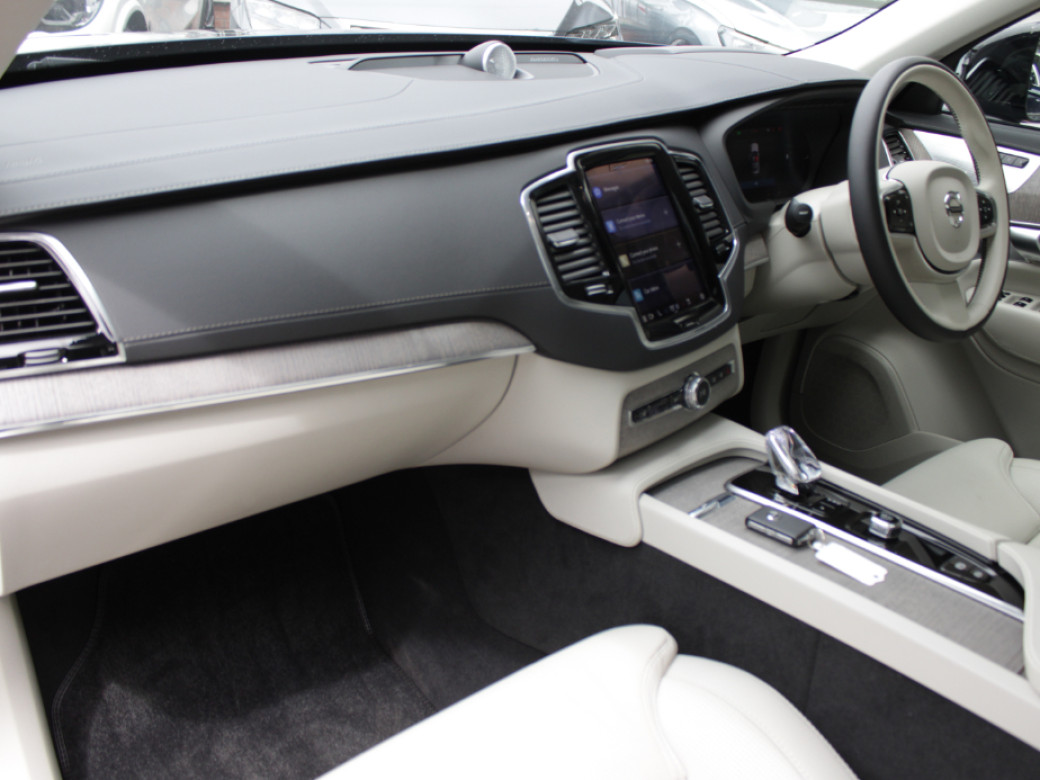 2023 Volvo XC90