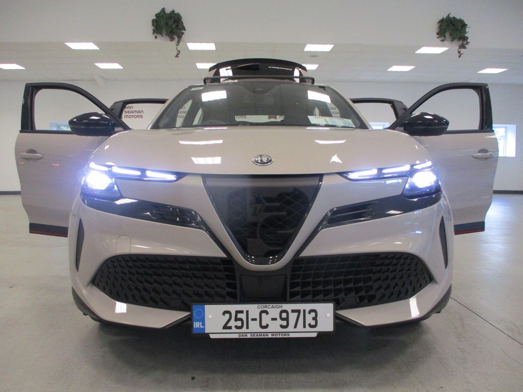 2025 Alfa Romeo Junior