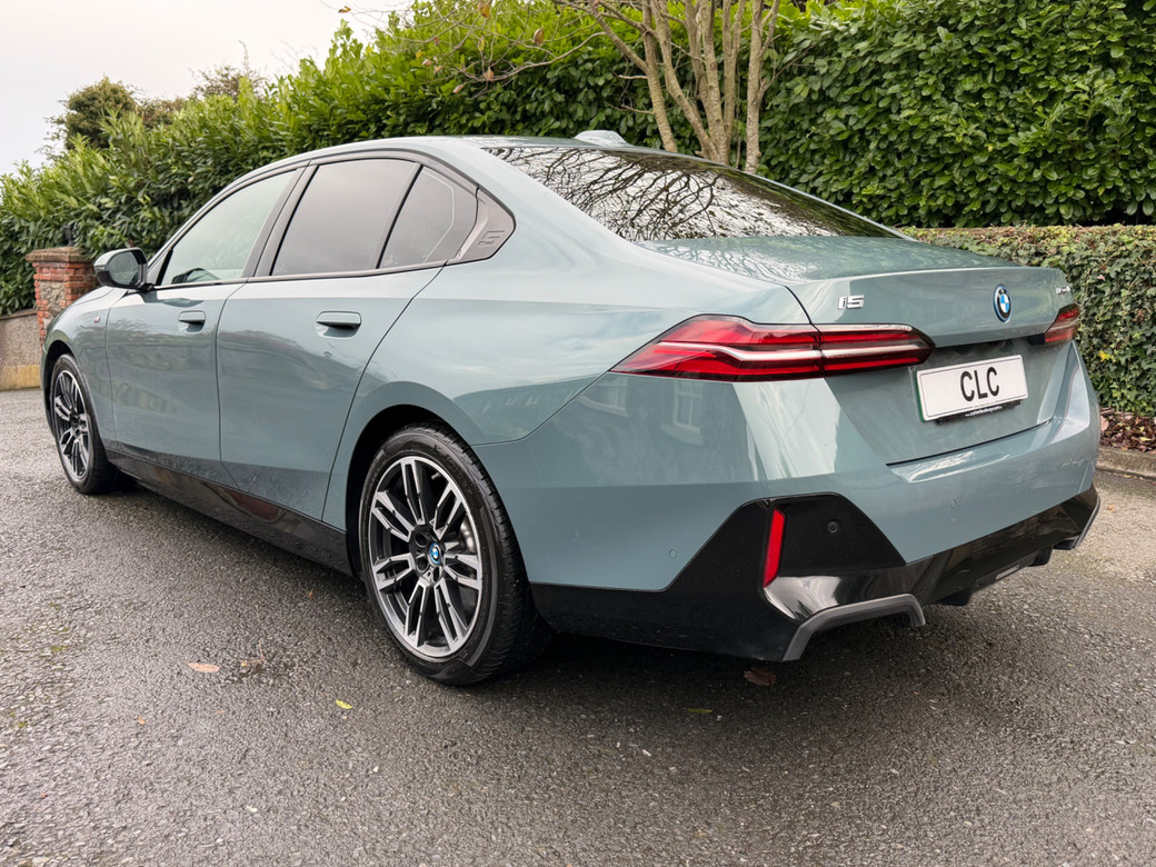 2024 BMW i5