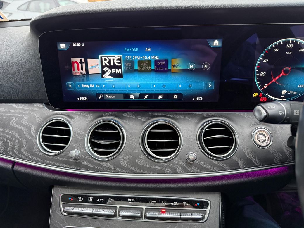 2022 Mercedes-Benz E 220