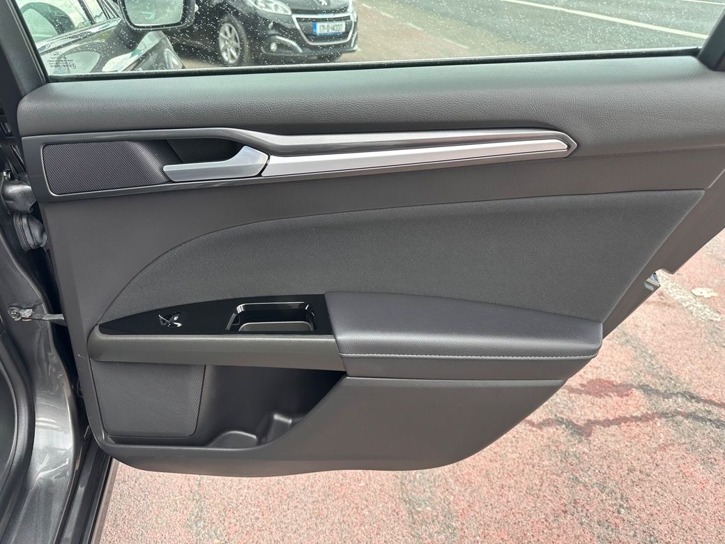 2021 Ford Mondeo