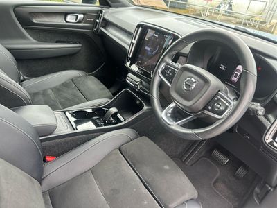 2022 Volvo XC40