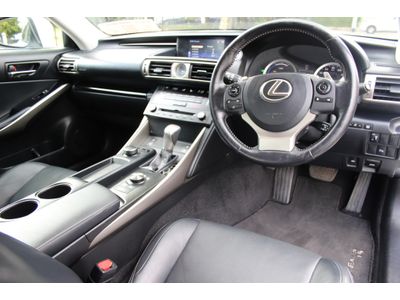 2015 Lexus IS 300h