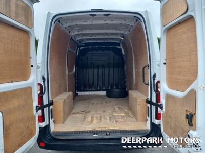 2022 Renault Master