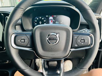 2022 Volvo XC40