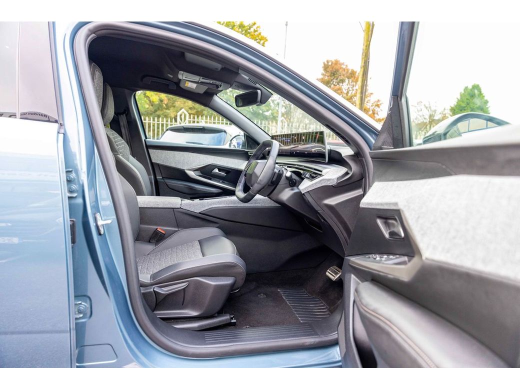 2025 Peugeot 5008