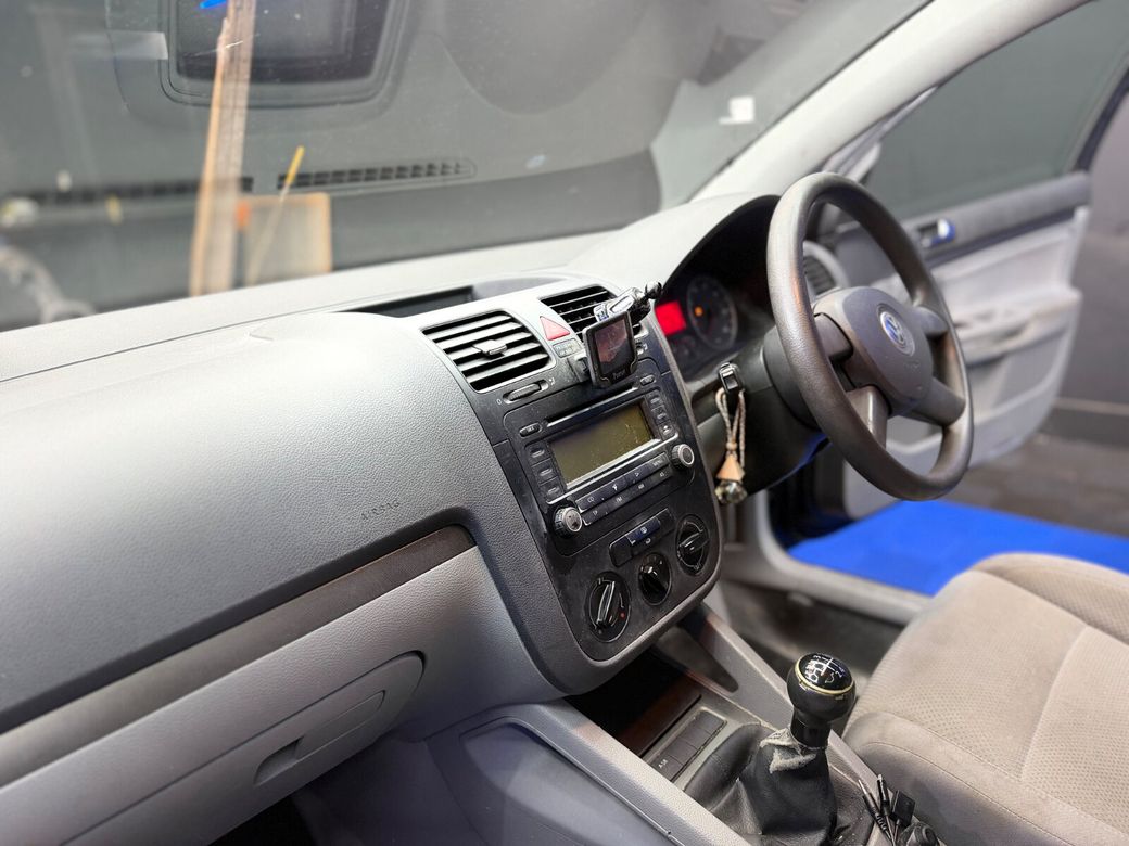 2004 Volkswagen Golf
