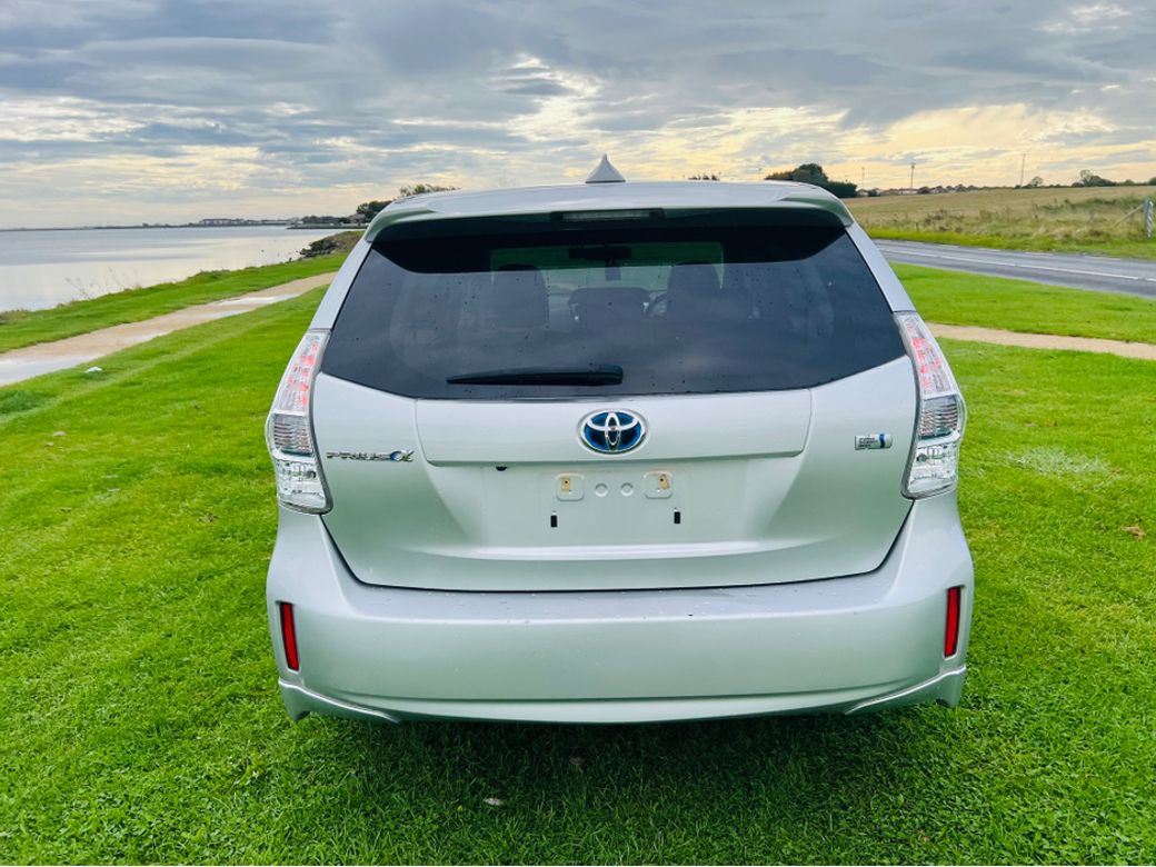 2014 Toyota Prius Alpha