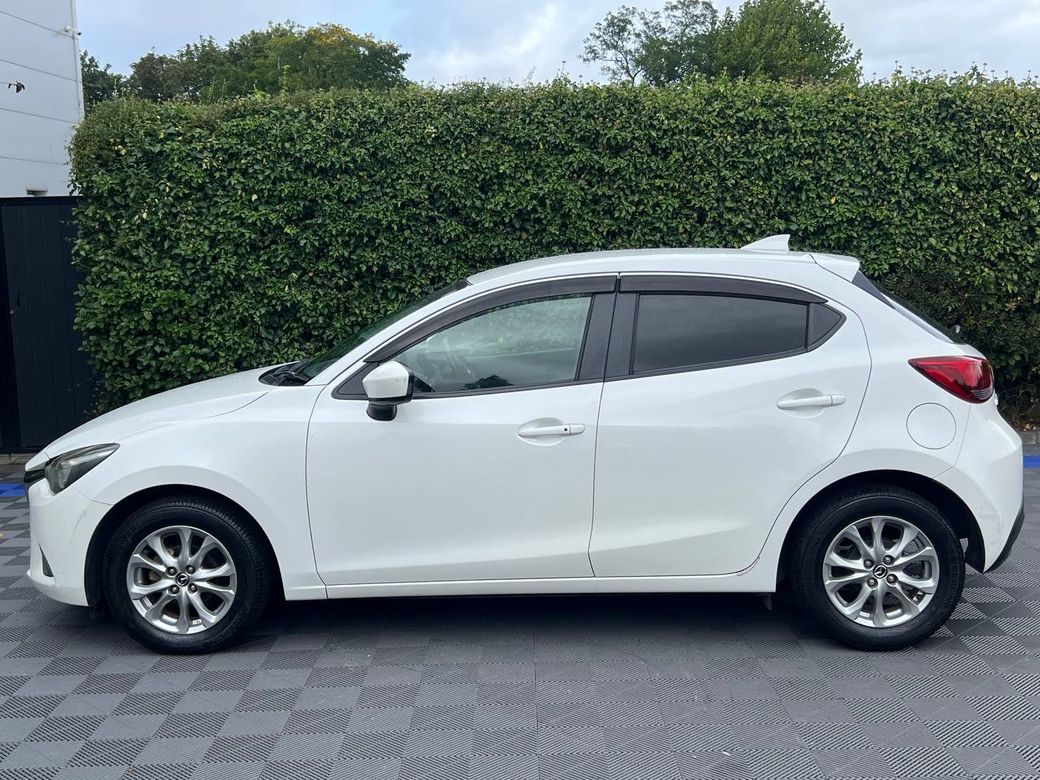 2016 Mazda Demio