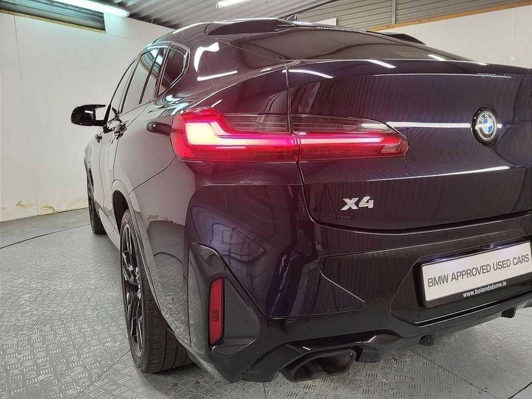 2022 BMW X4