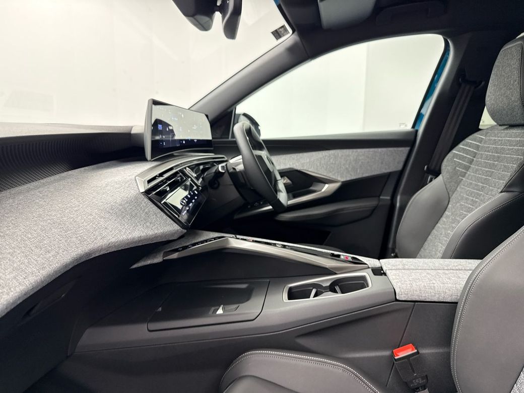 2025 Peugeot 5008