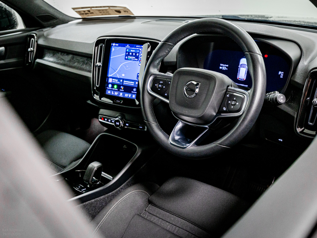 2023 Volvo XC40