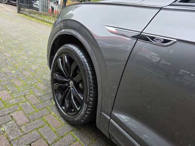 2022 Volkswagen Touareg