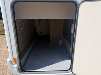 2026 NEW BURSTNER  LINEO T 700 LOW PROFILE L.H.D AUTO