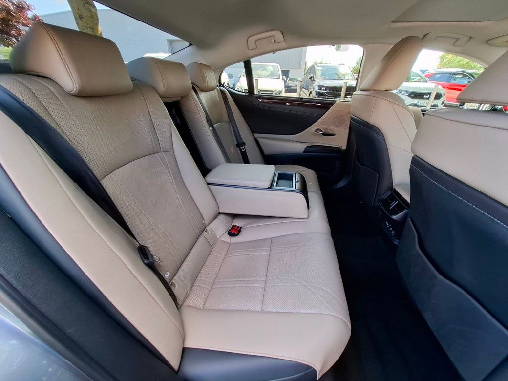 2021 Lexus ES 300h
