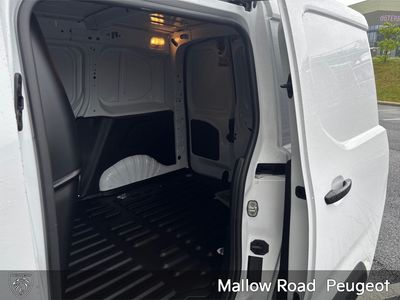 2025 Peugeot Partner