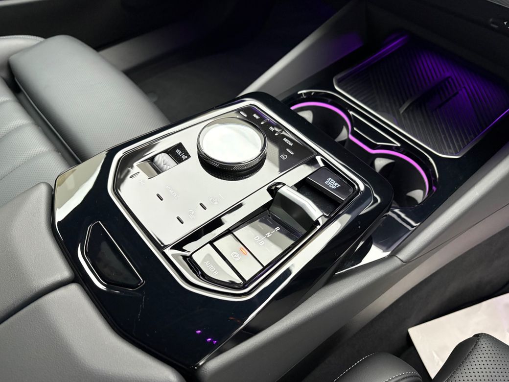 2024 BMW i5