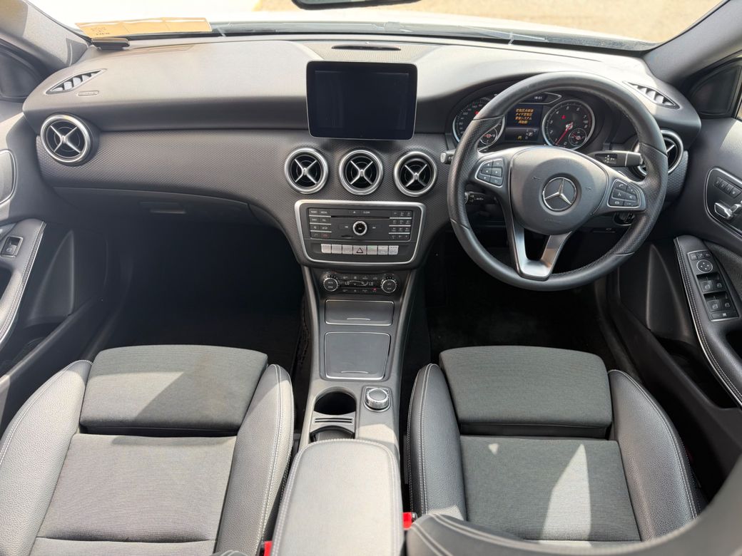 2017 Mercedes-Benz A 180